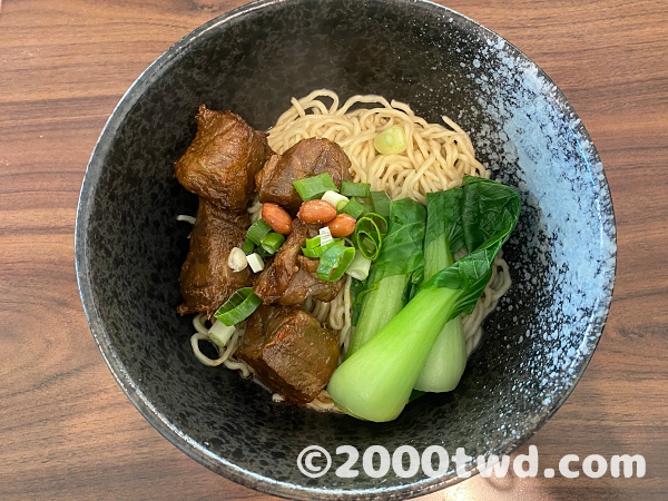 玲波重慶小麺（牛肉麺）