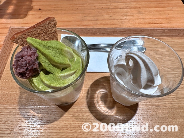 宇治金時サンデーとソフトクリーム