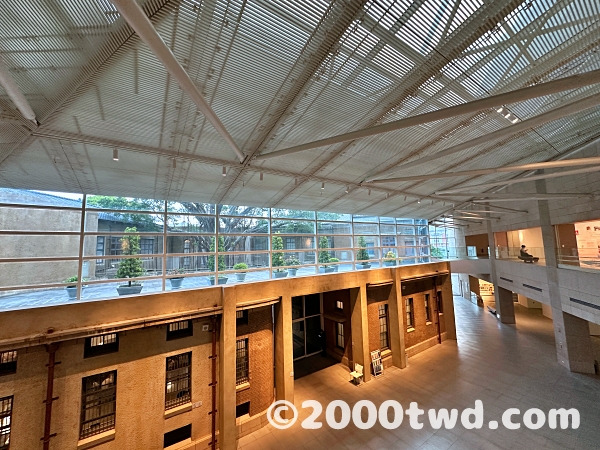 旧建築と新建築が融合