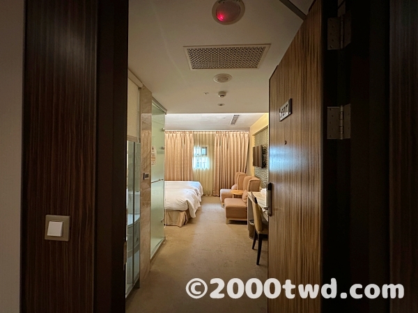 入り口ドアを開けた状態