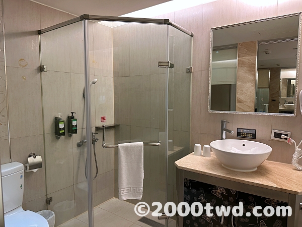 バスエリア全景